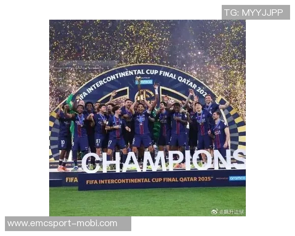 阿斯报报道巴萨与巴黎在环球足球奖颁奖典礼中荣获多项大奖