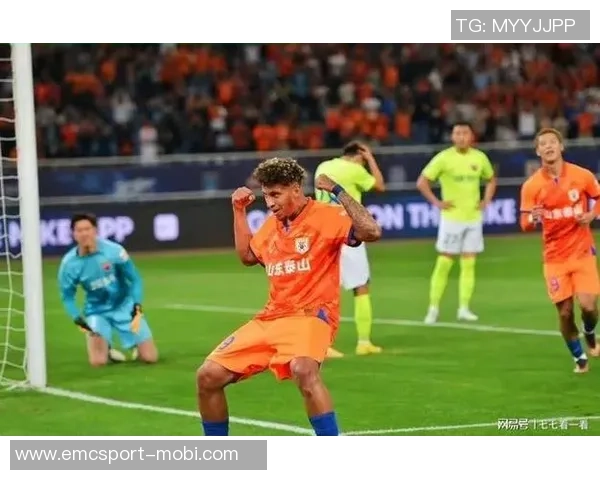 山东泰山热身赛遭遇青岛西海岸逆转最终以一球之差落败