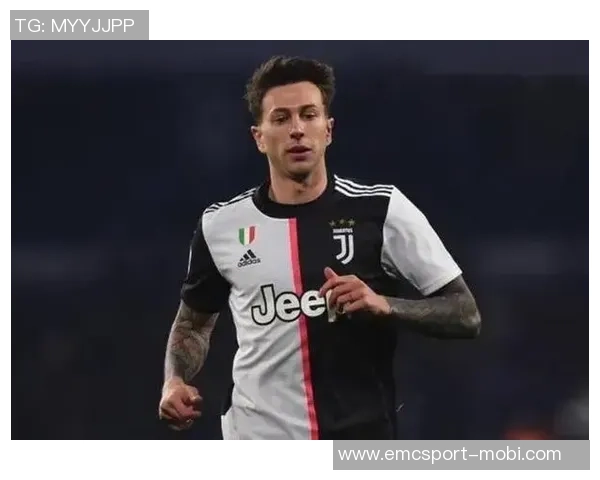 贝纳德斯基赛后向尤文球迷致敬球迷齐声高唱表达归属感 贝纳德斯基赛后向尤文球迷致敬球迷齐声高唱表达归属感